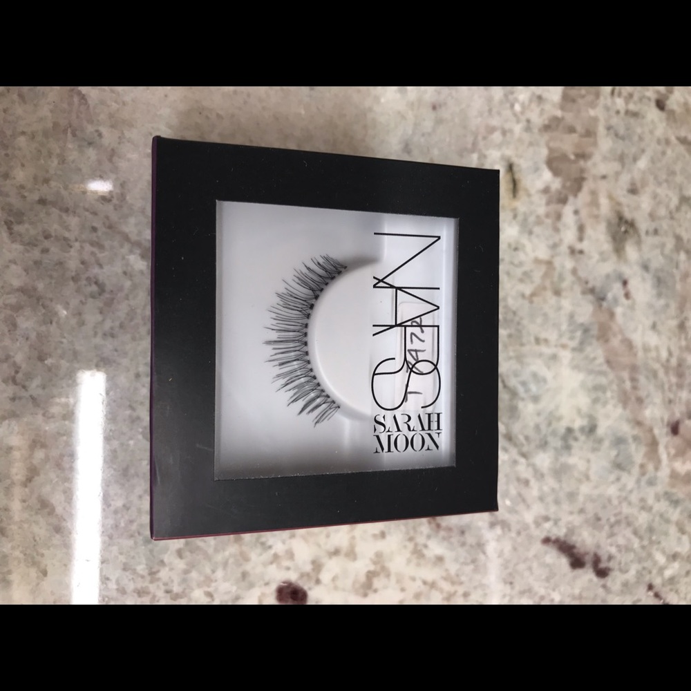 Nars false eyes lashes - brand new